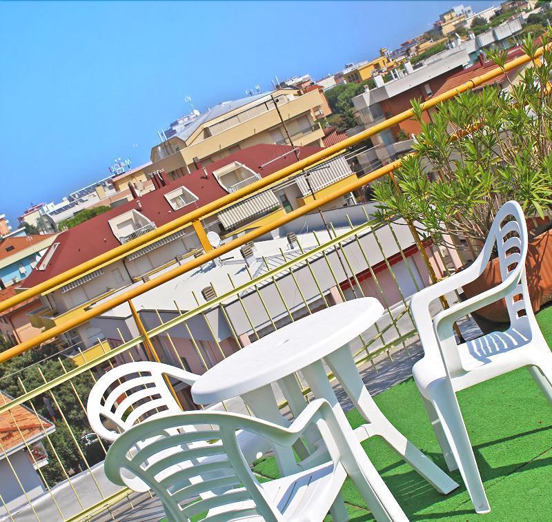 Hotel Royal Misano Adriatico Exterior foto
