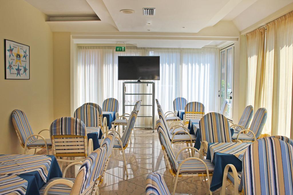 Hotel Royal Misano Adriatico Exterior foto