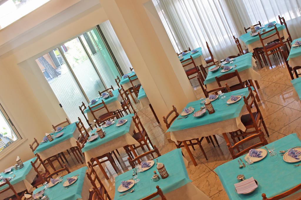 Hotel Royal Misano Adriatico Exterior foto